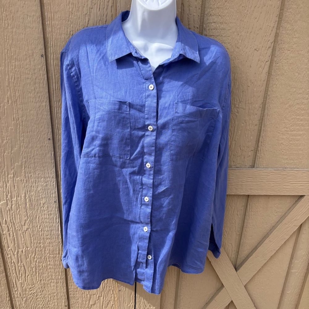 Lord & Taylor Button Down Shirts Lightweight Solid color